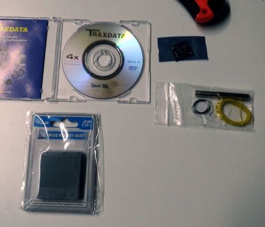 Kit contenente gli oggetti identificati nel testo con §